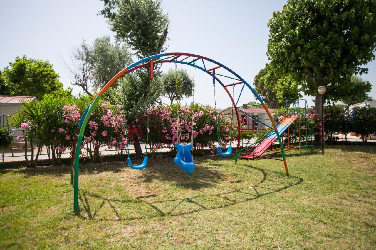 Villaggio Albergo Cervo Zapponeta Exterior foto